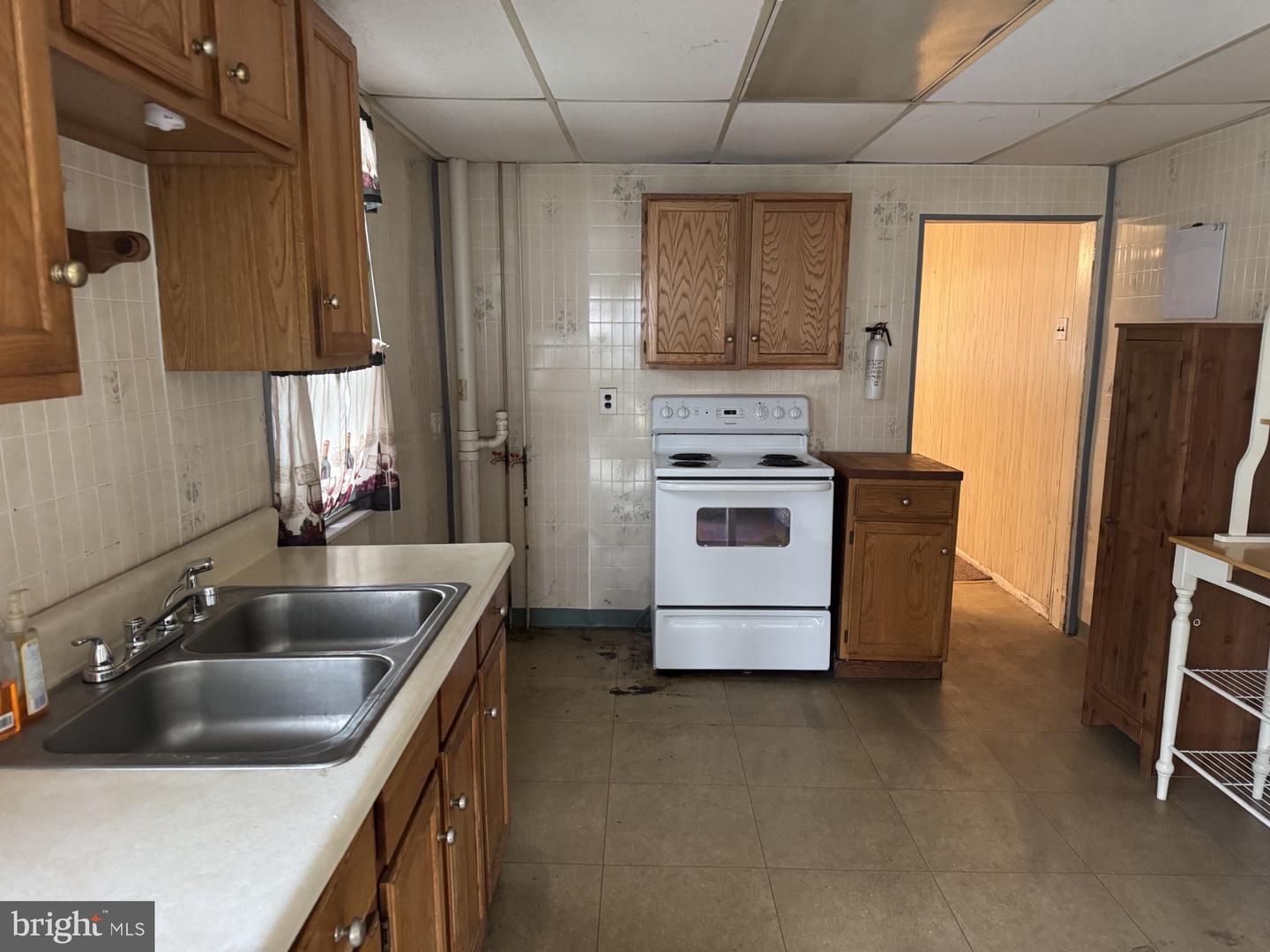 457 Carbon St Property Photo 4