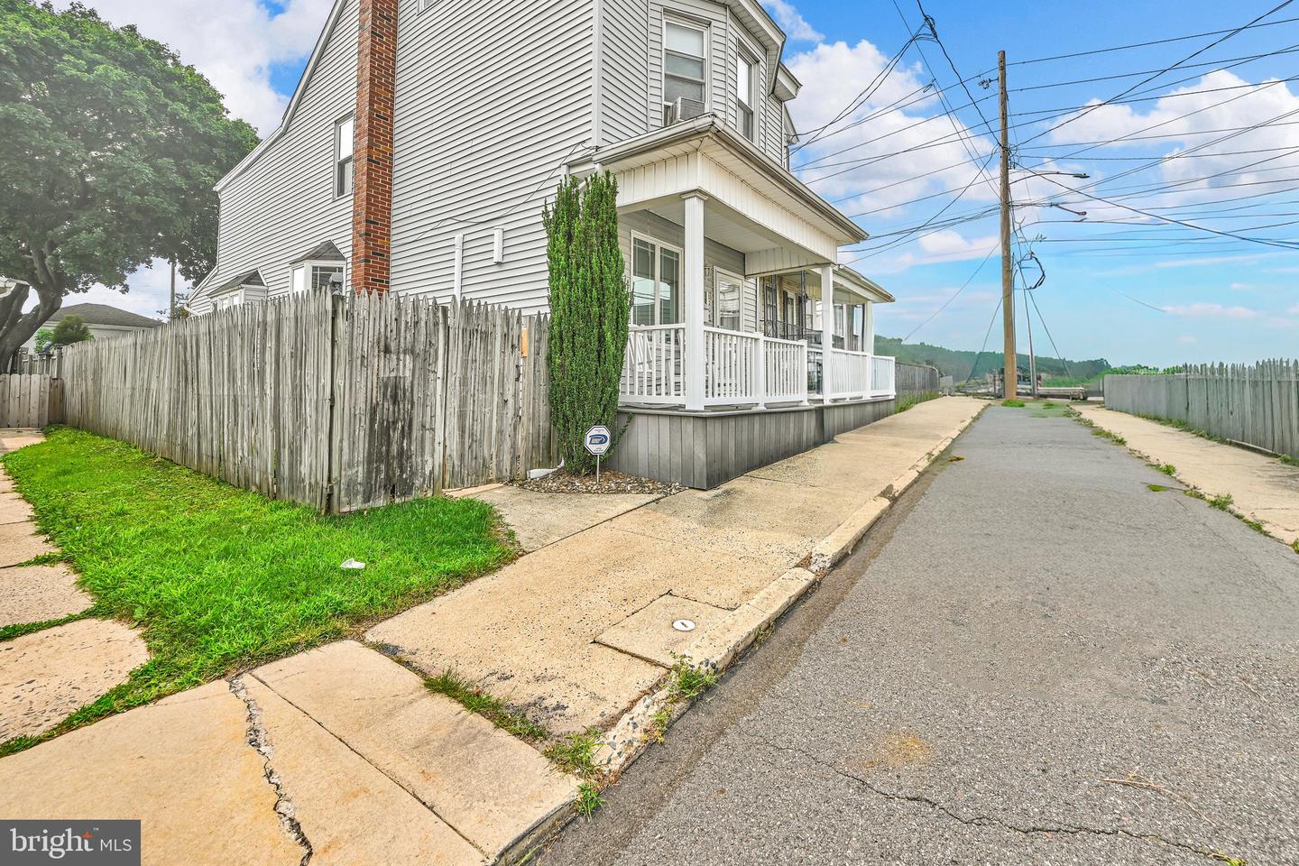 208 S Balliet St Property Photo 3