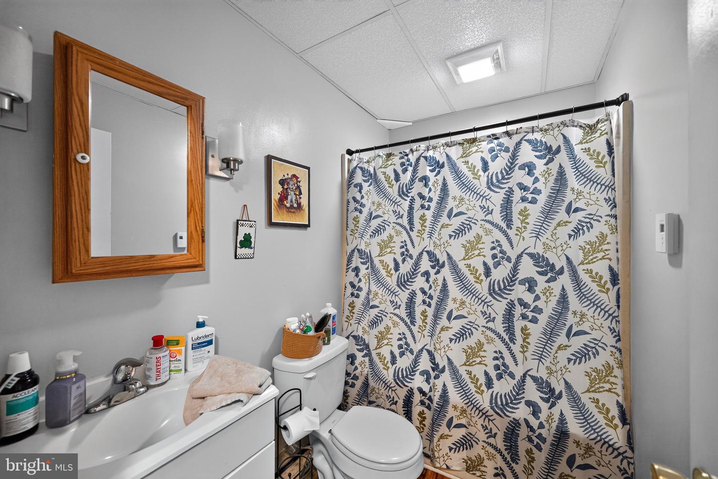 326 W Broad St Property Photo 9
