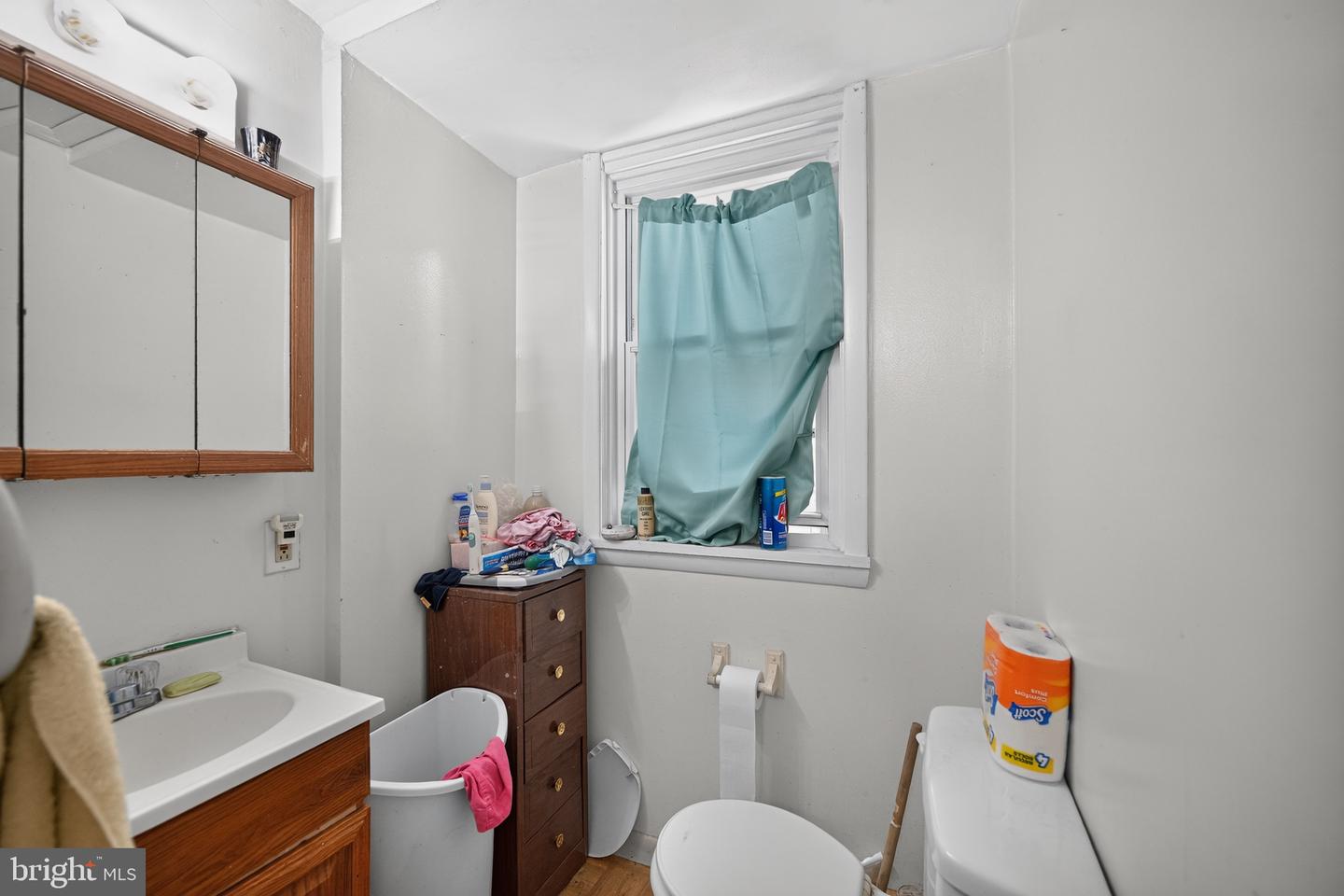 326 W Broad St Property Photo 17