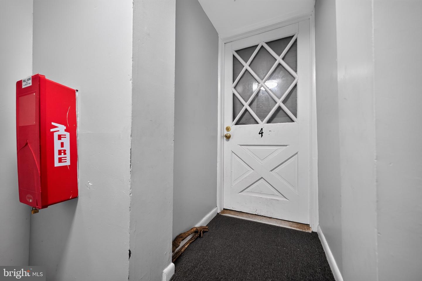 326 W Broad St Property Photo 28