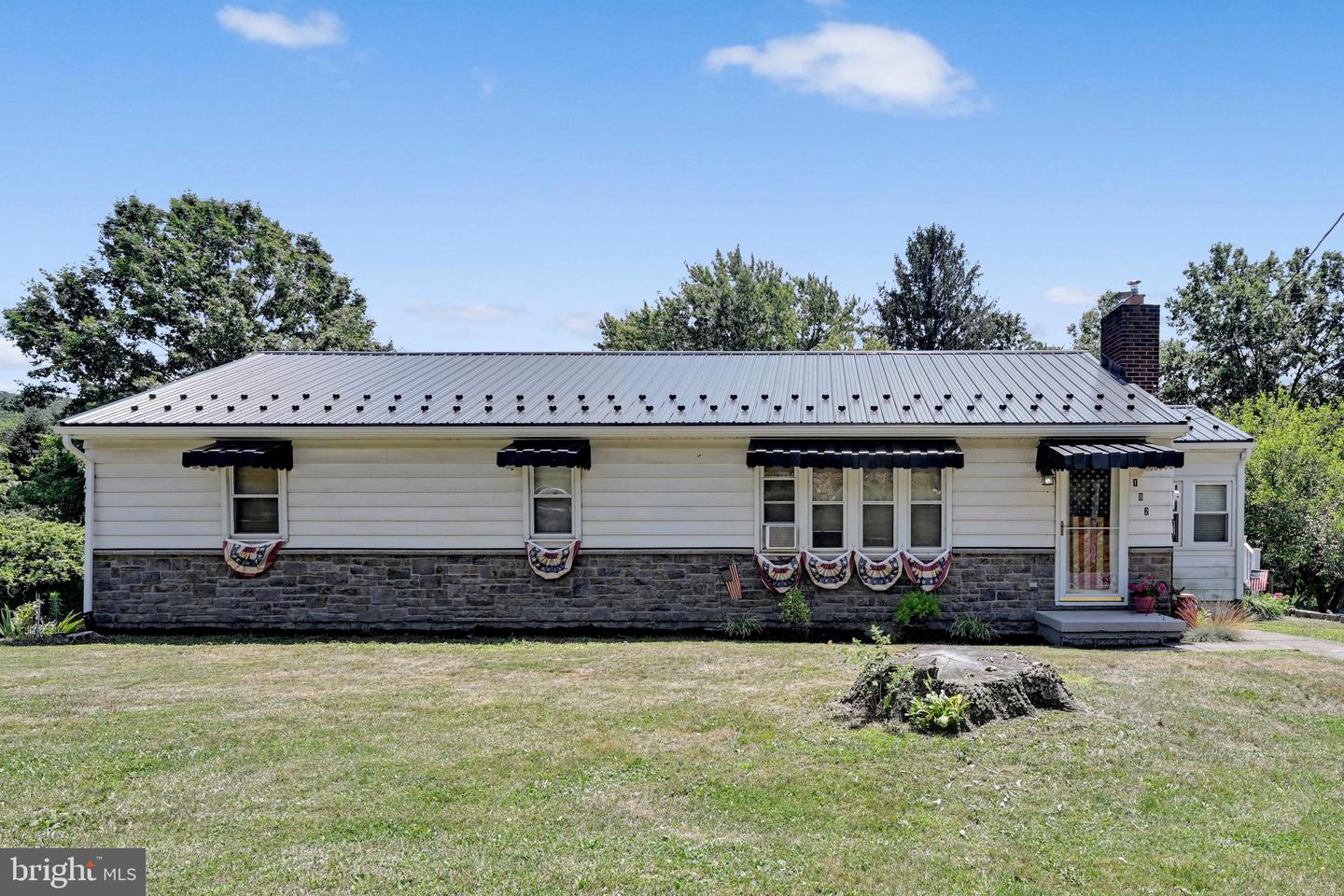 182 E ADAMSDALE Property Photo 1