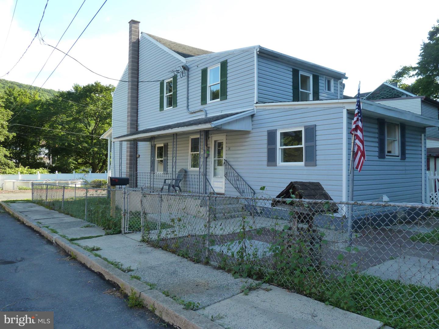 14 N Line St Property Photo 2