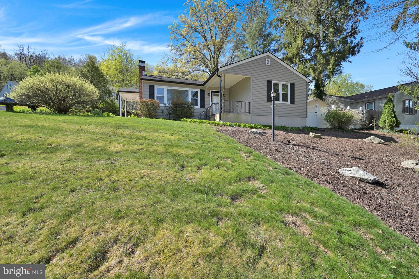 127 Mahantongo Dr Property Photo 1
