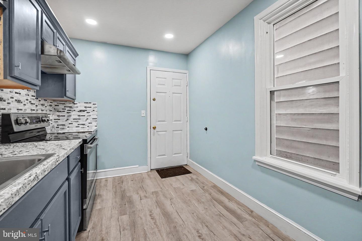 312 S Jardin St Property Photo 13