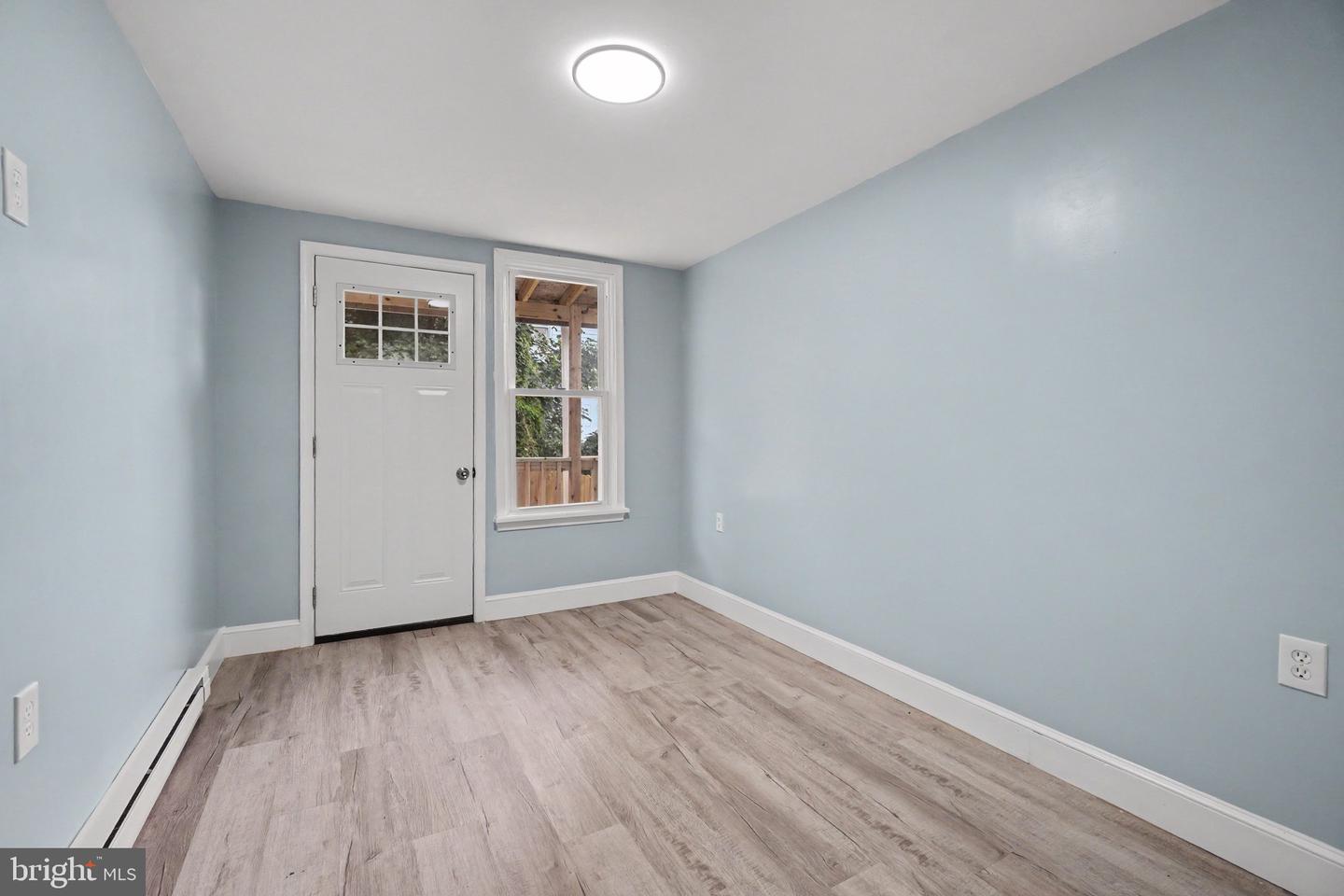 312 S Jardin St Property Photo 17