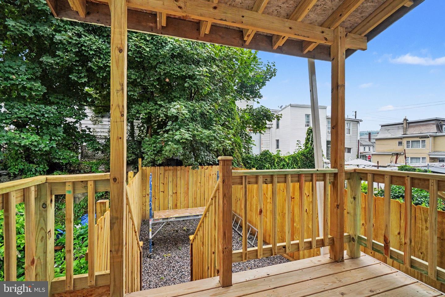 312 S Jardin St Property Photo 30