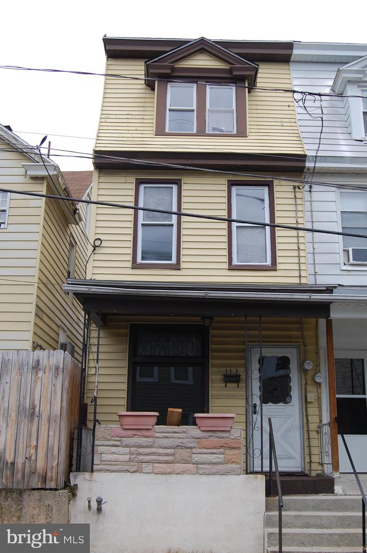 117 LOMBARD ST Property Photo 1