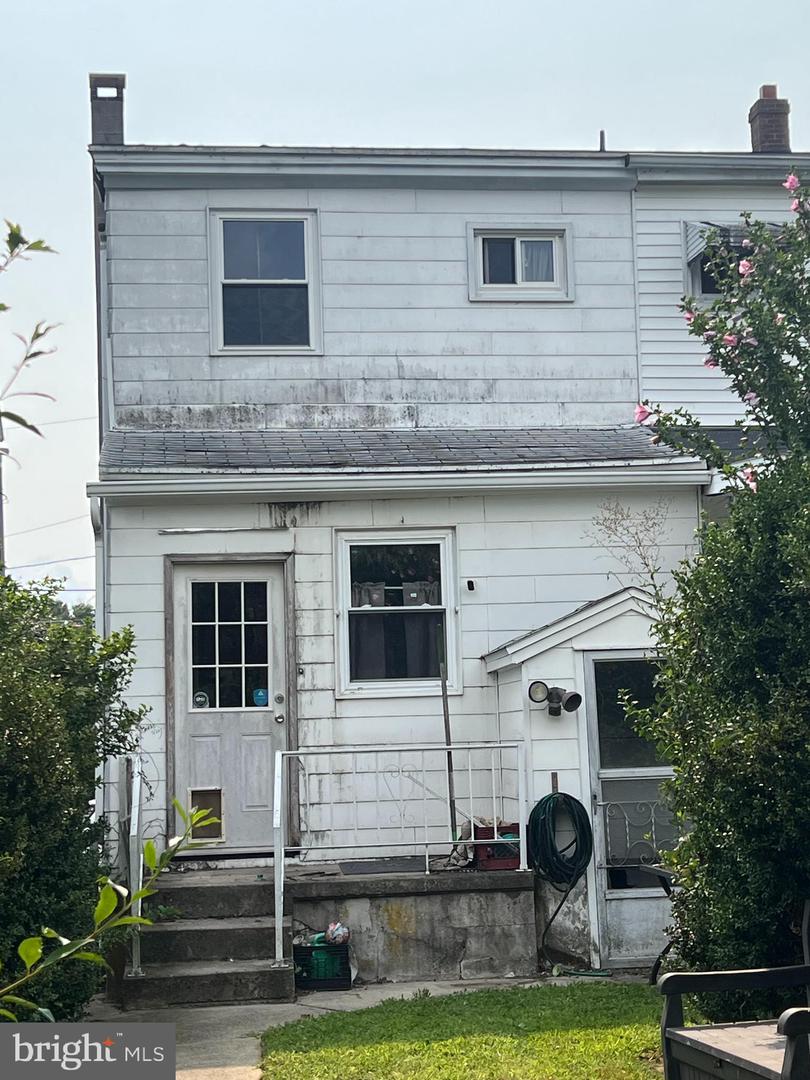 227 S Spencer St Property Photo 3