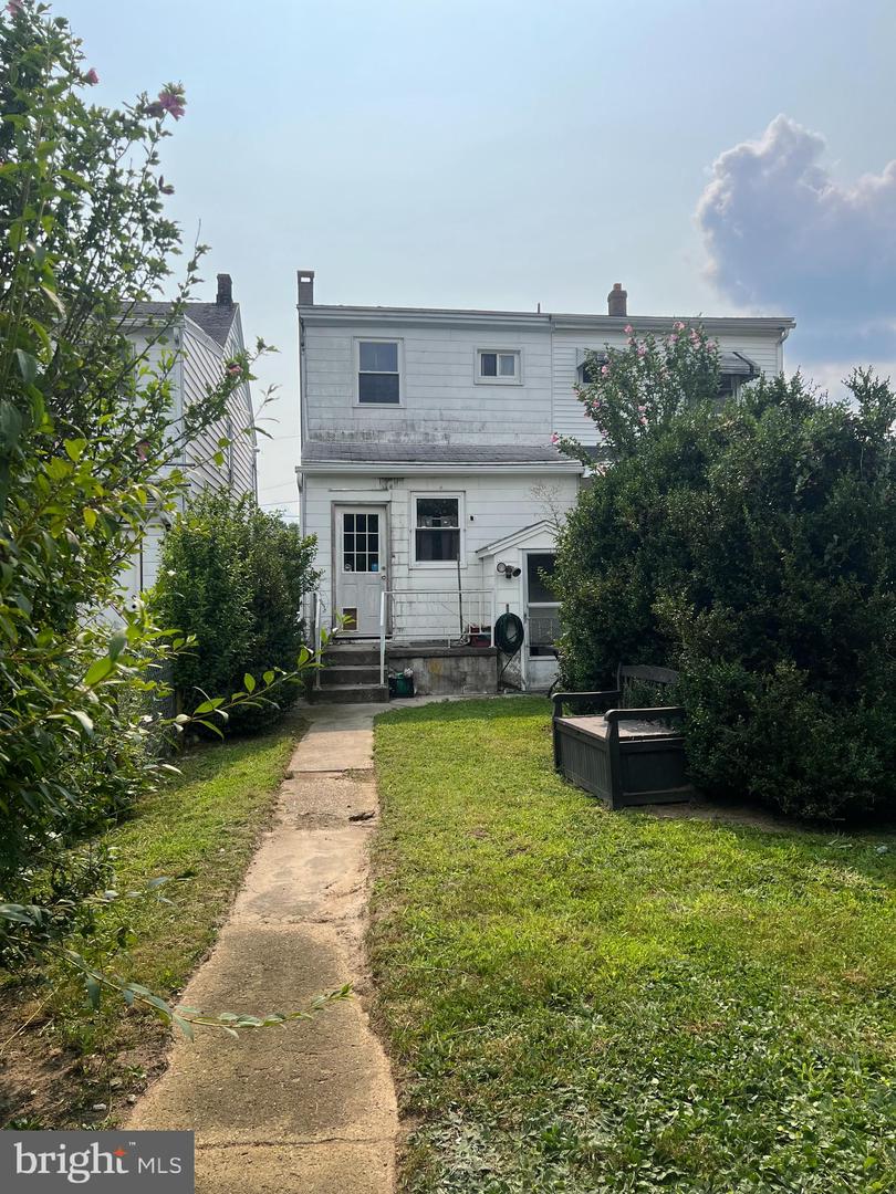 227 S Spencer St Property Photo 4