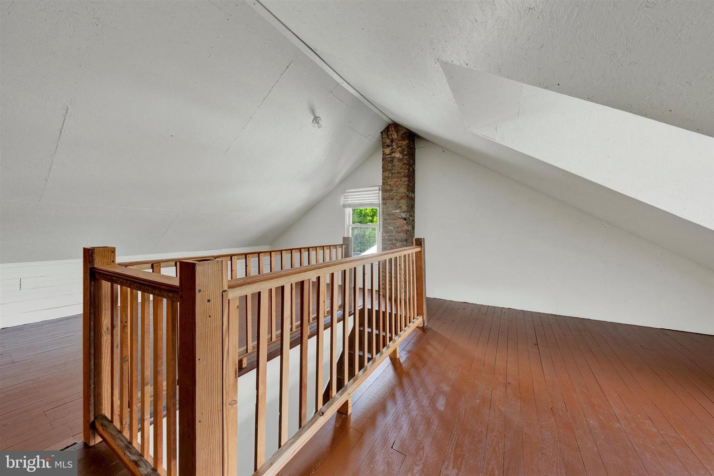 2273 W Market St Property Photo 12