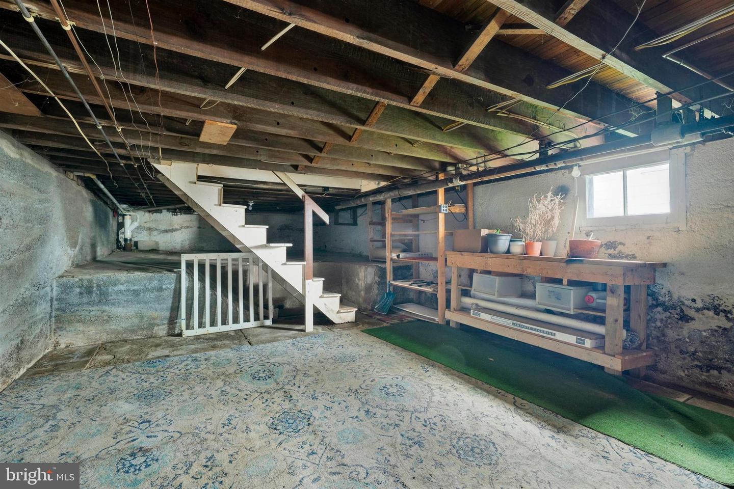 2273 W Market St Property Photo 21