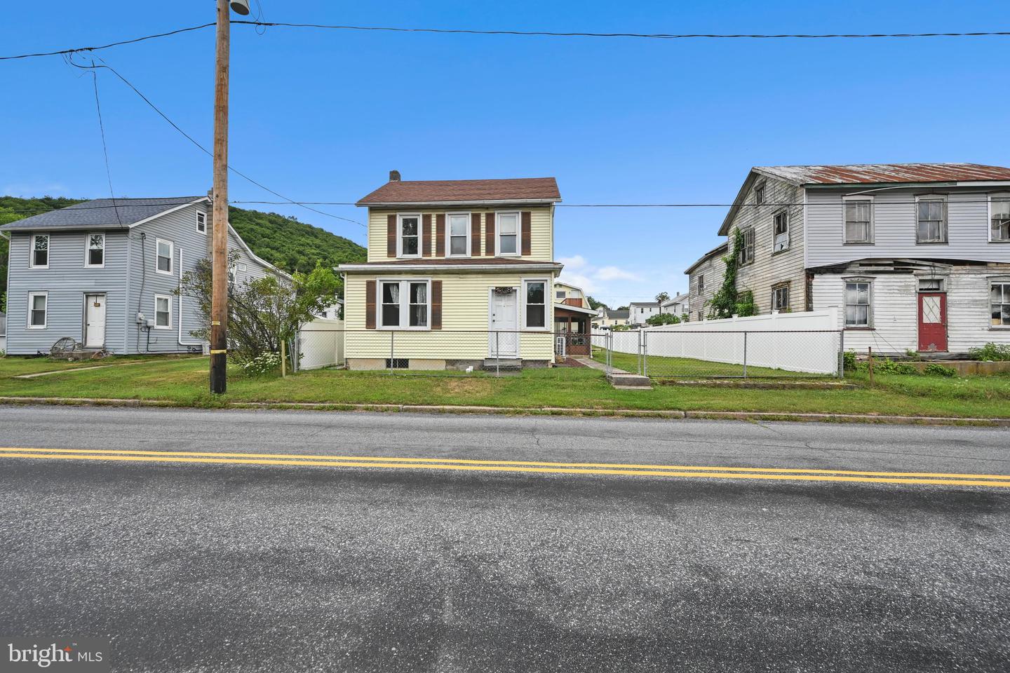 408 E Railroad Ave Property Photo 1