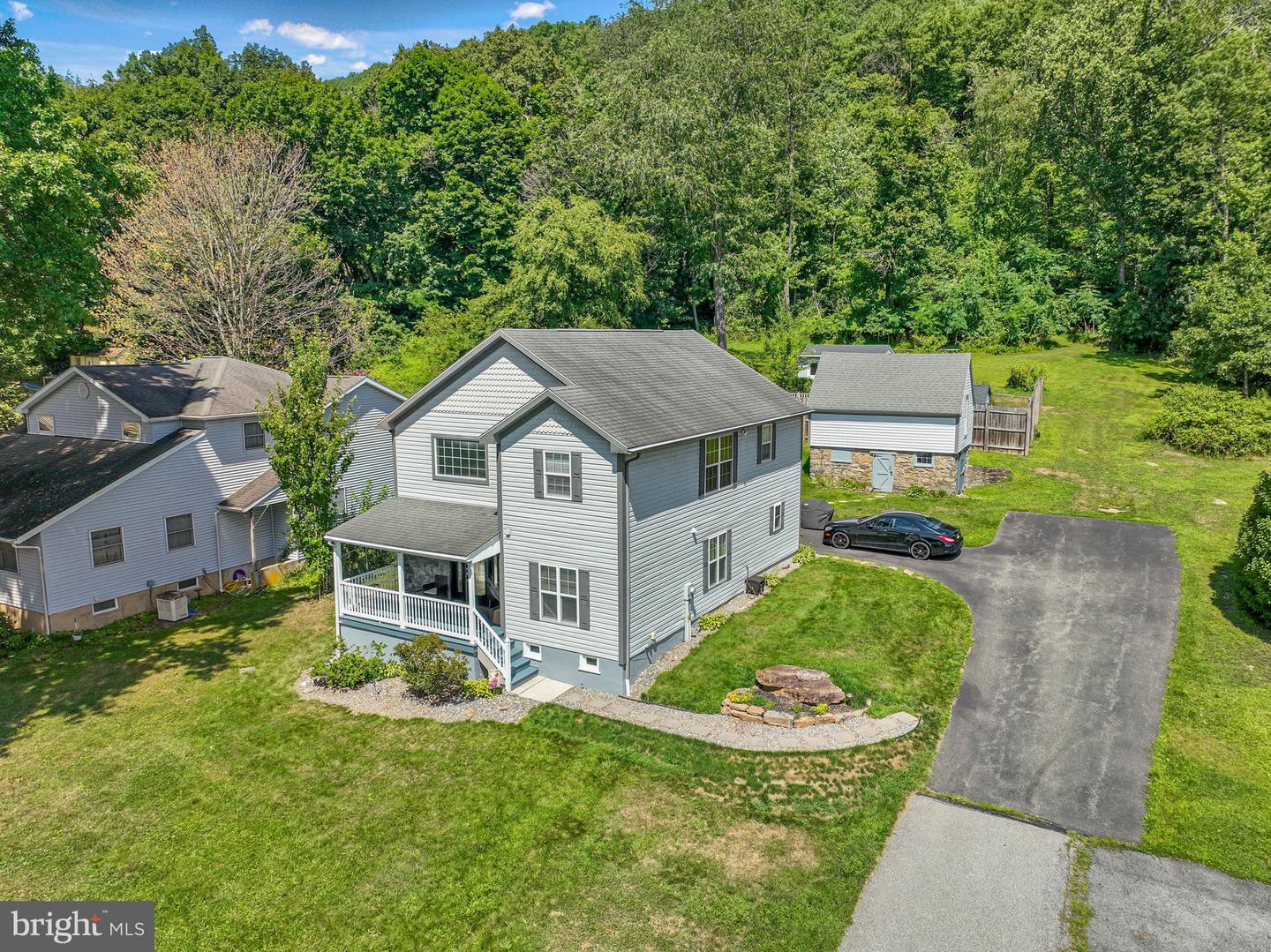 14 HILLSIDE RD