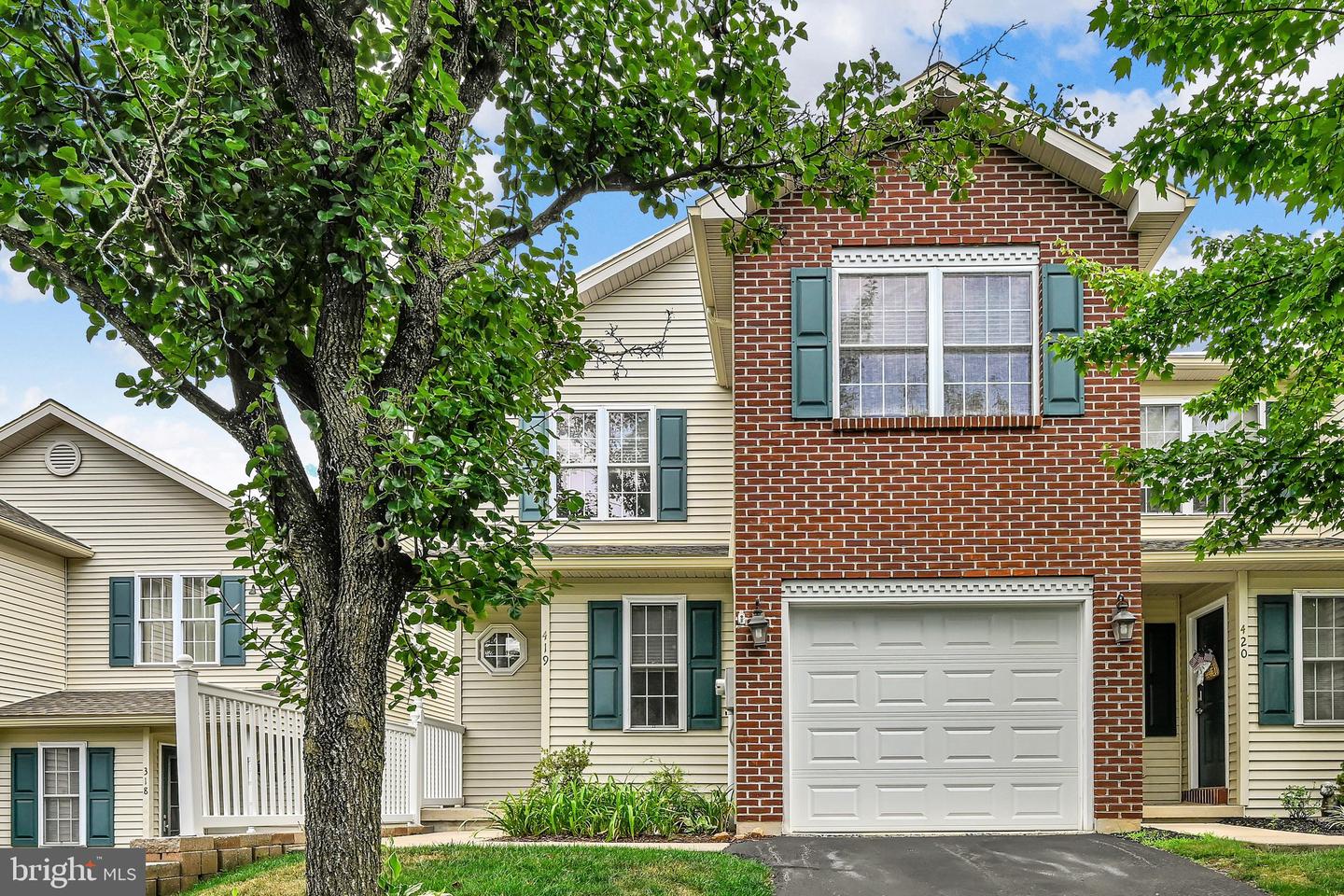 419 LANTERN GREEN WAY