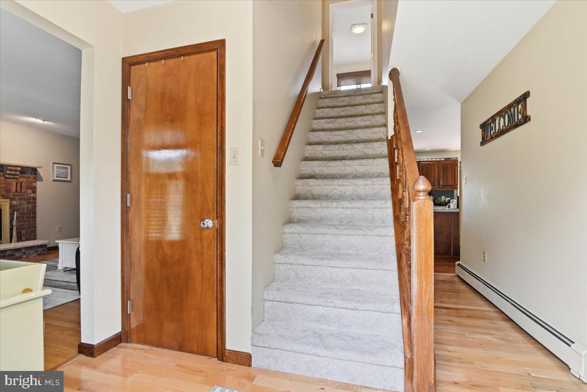 522 Green Ln Property Photo 9