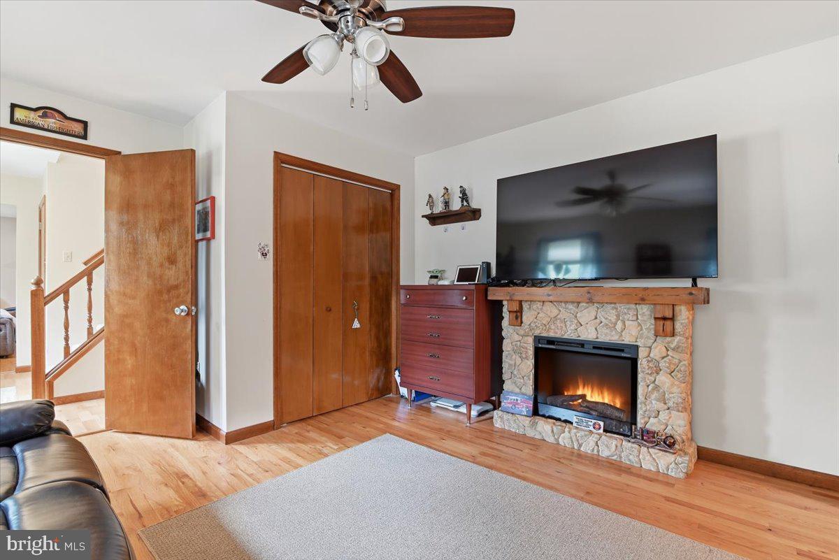 522 Green Ln Property Photo 33
