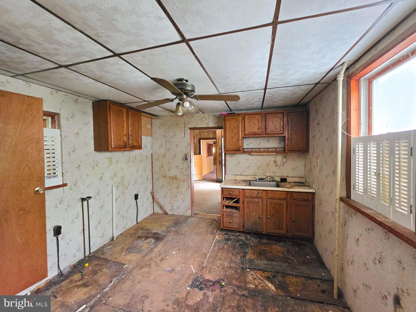 2 E Colliery Ave Property Photo 3