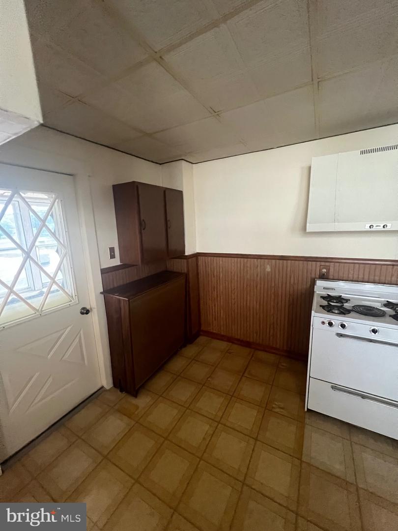 115 Queen St Property Photo 37