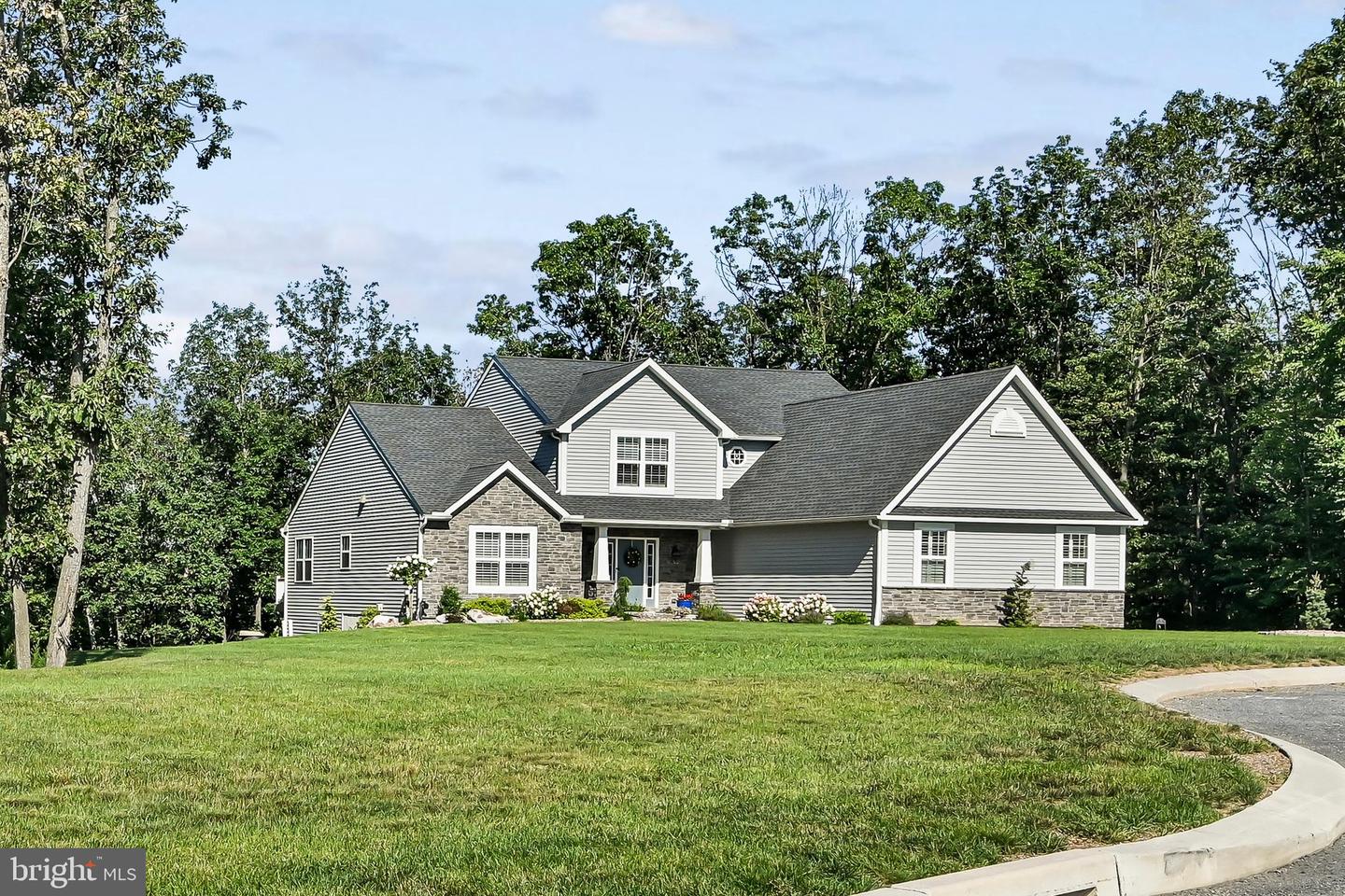 33 CISELLA DR