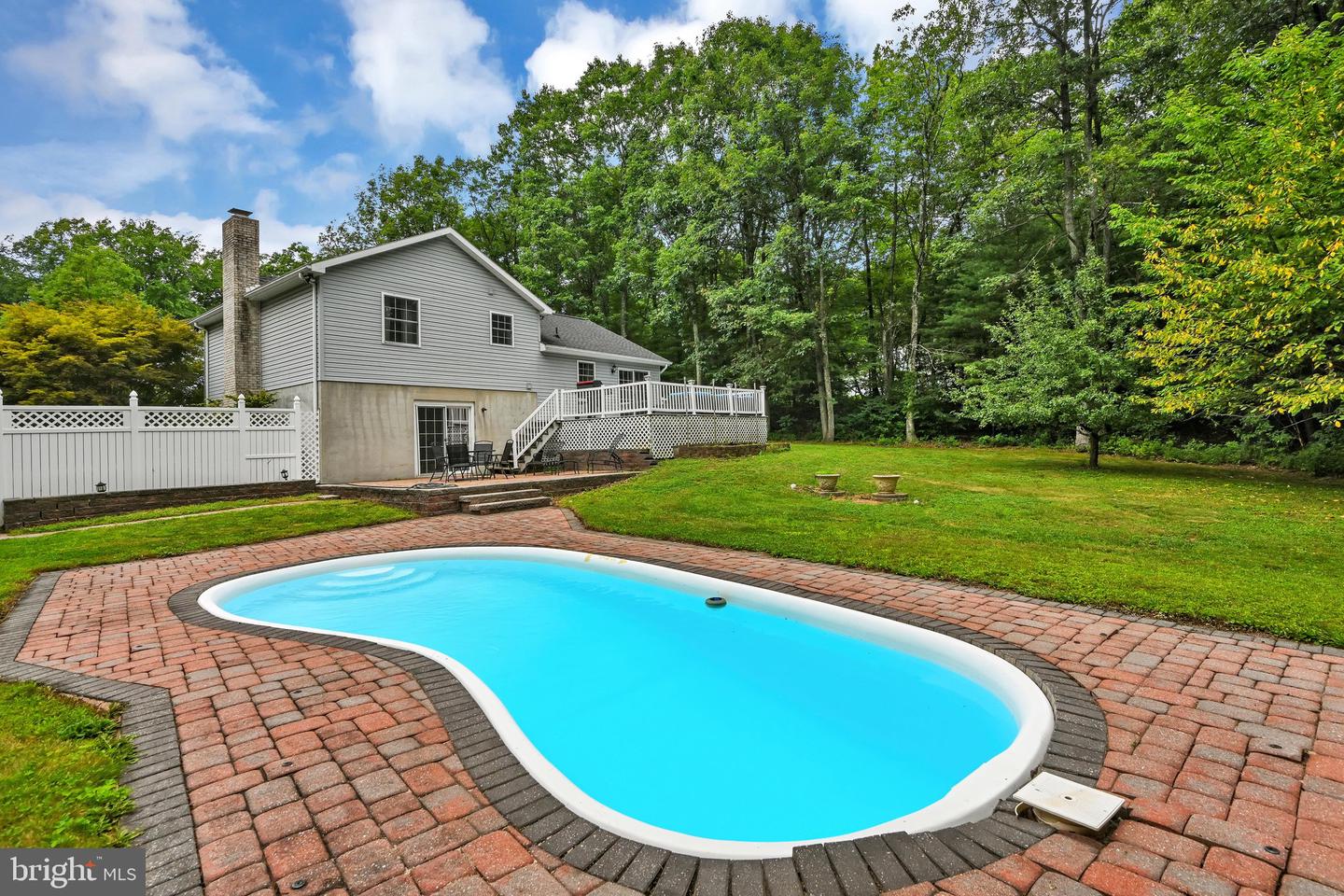 696 Pine Hill Rd Property Photo 4