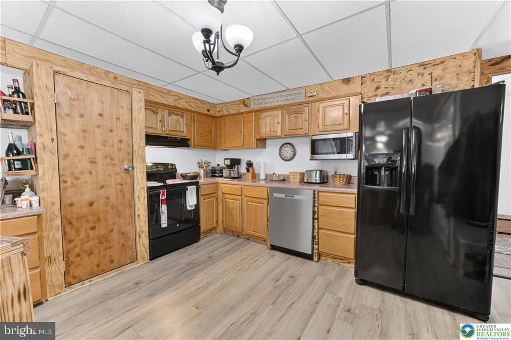 212 W Walnut St Property Photo 11