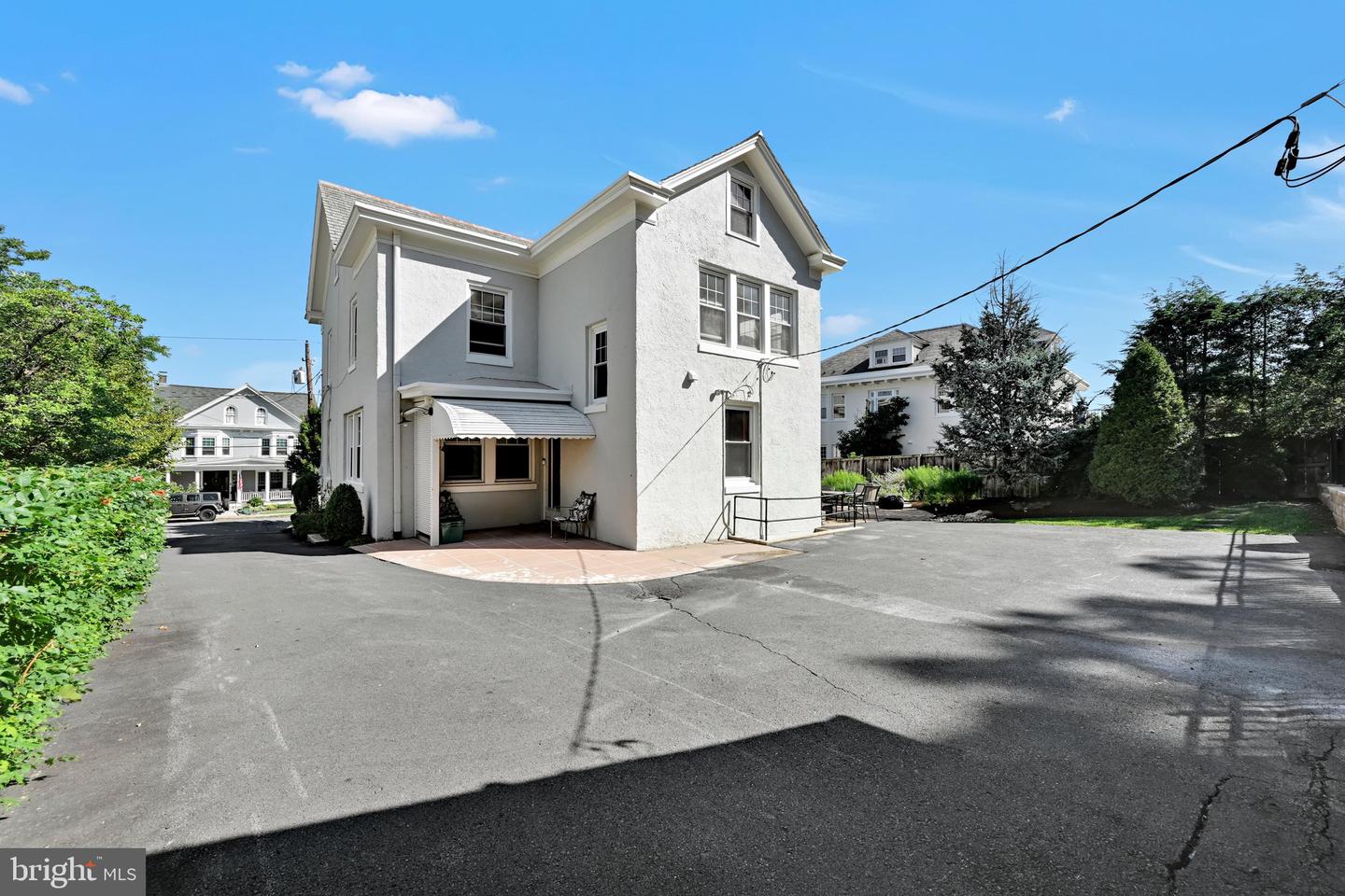 1805 Mahantongo St Property Photo 9
