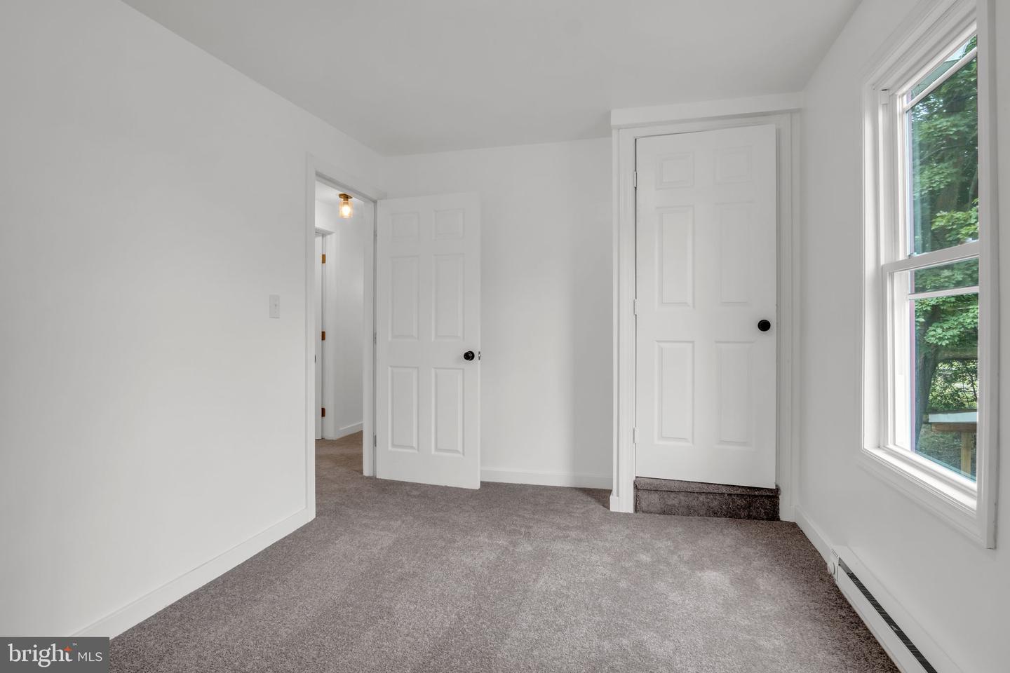 17 E Grand Ave Property Photo 15