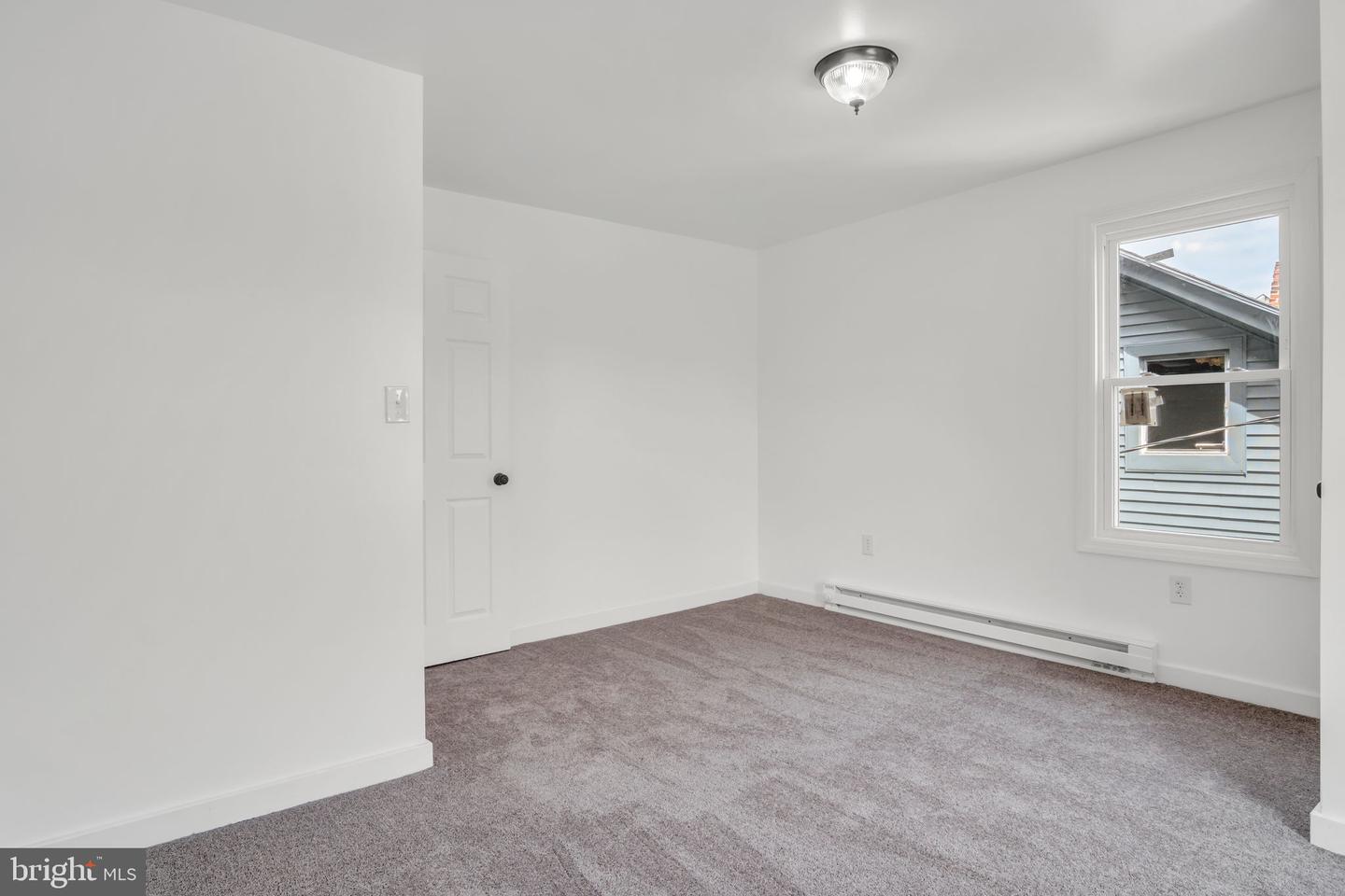 17 E Grand Ave Property Photo 20