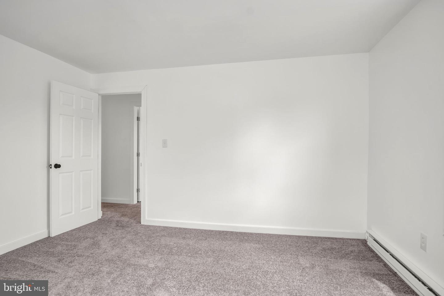 17 E Grand Ave Property Photo 23