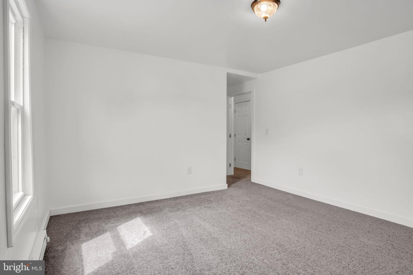 17 E Grand Ave Property Photo 25
