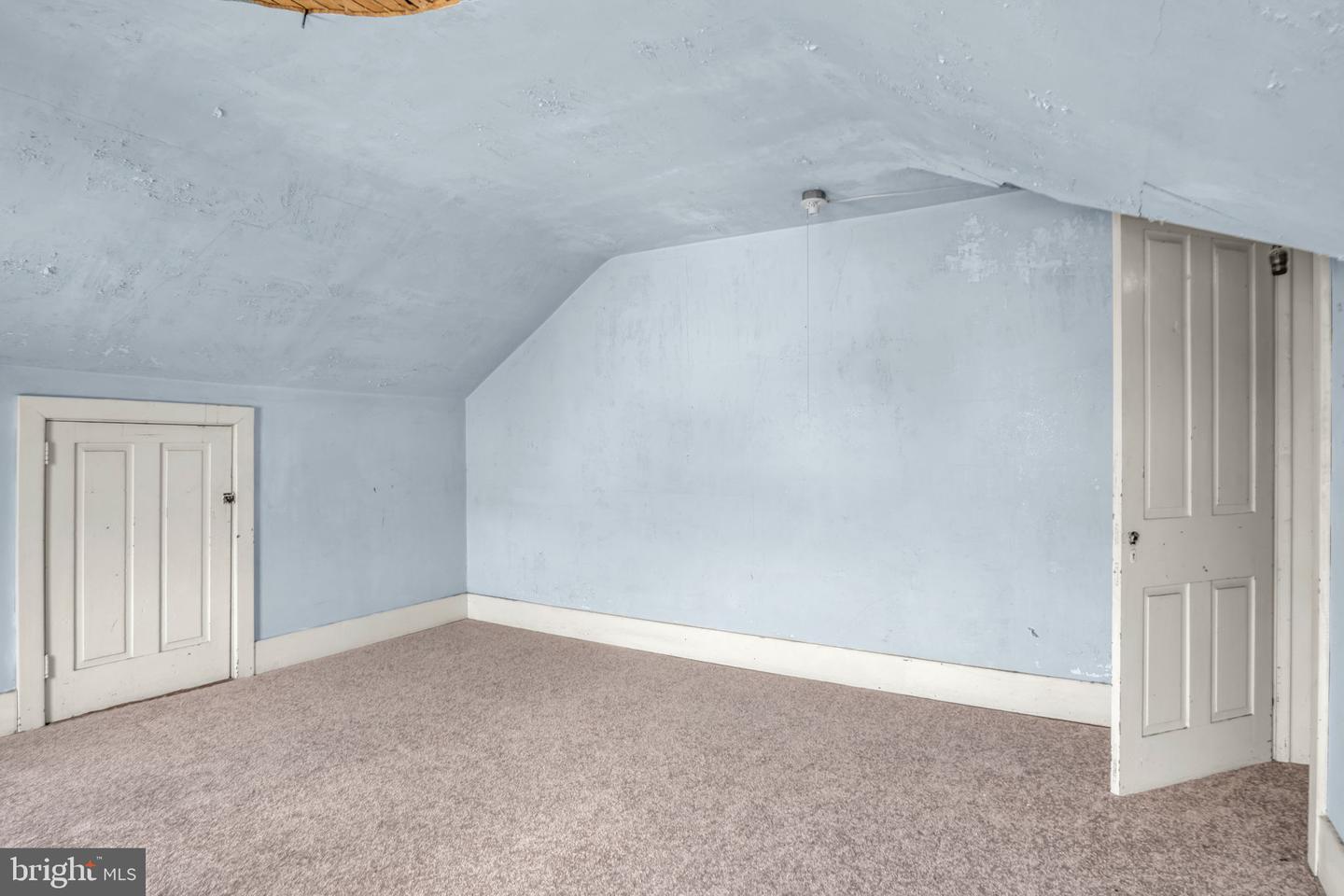 17 E Grand Ave Property Photo 30