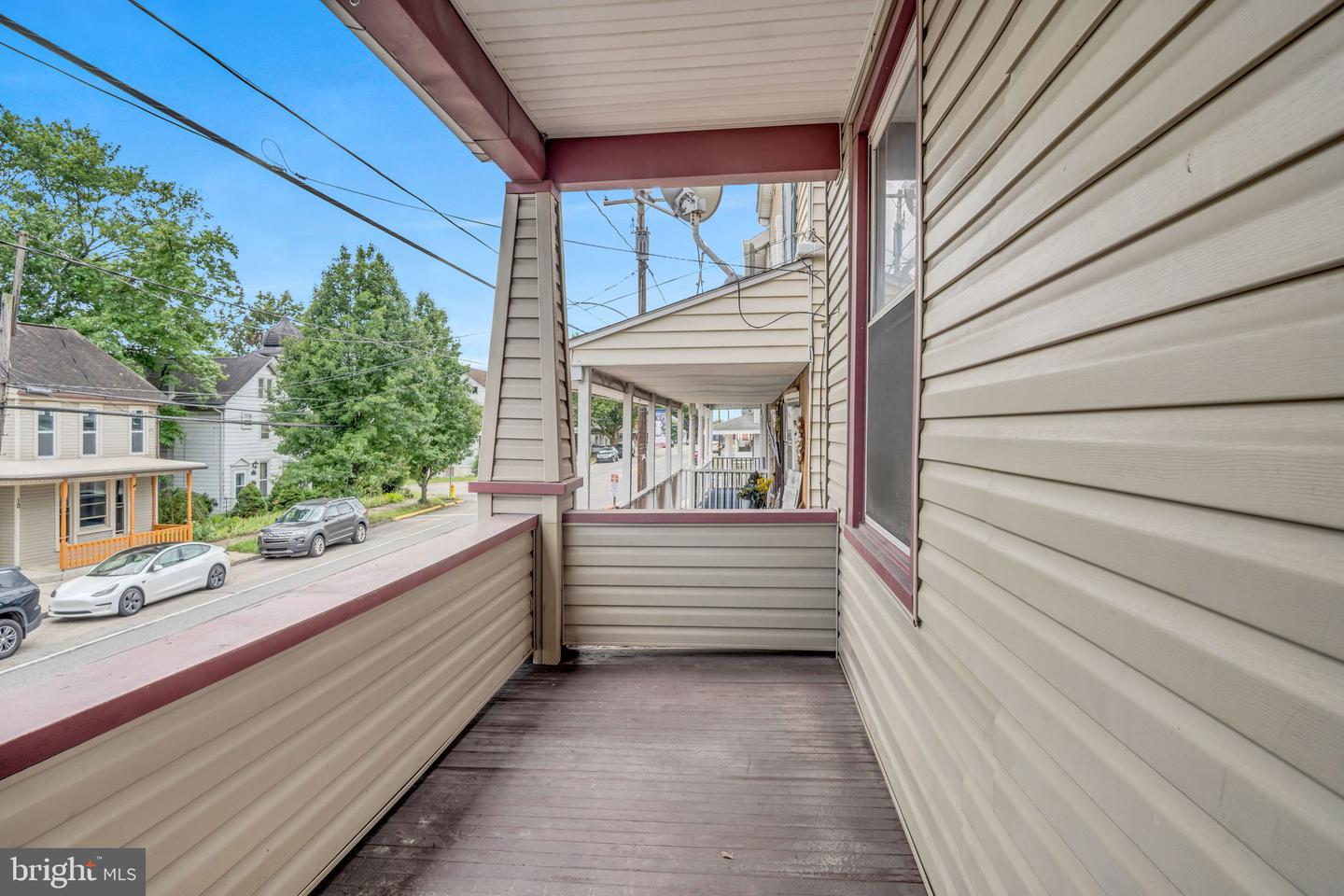 17 E Grand Ave Property Photo 32