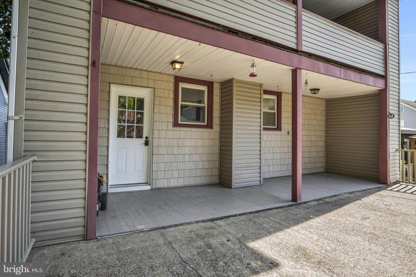 17 E Grand Ave Property Photo 33