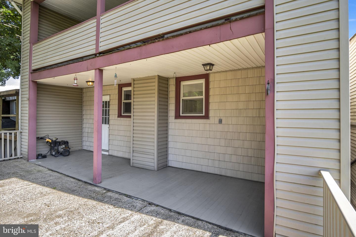 17 E Grand Ave Property Photo 34