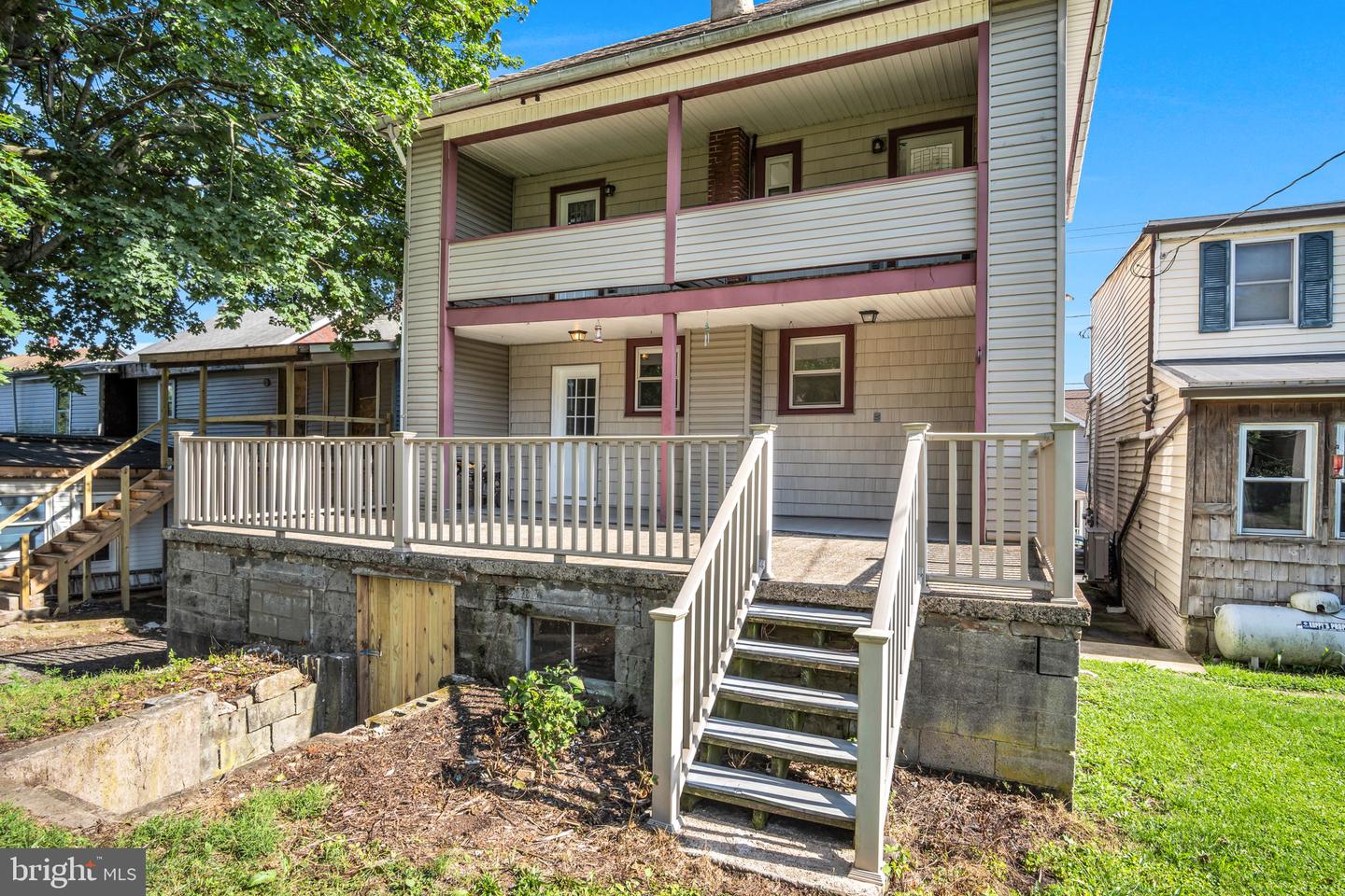 17 E Grand Ave Property Photo 35
