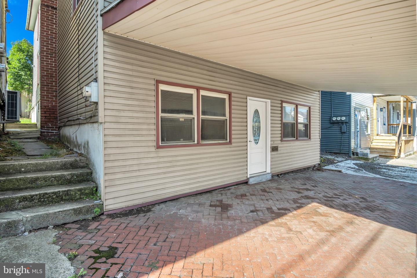 17 E Grand Ave Property Photo 42