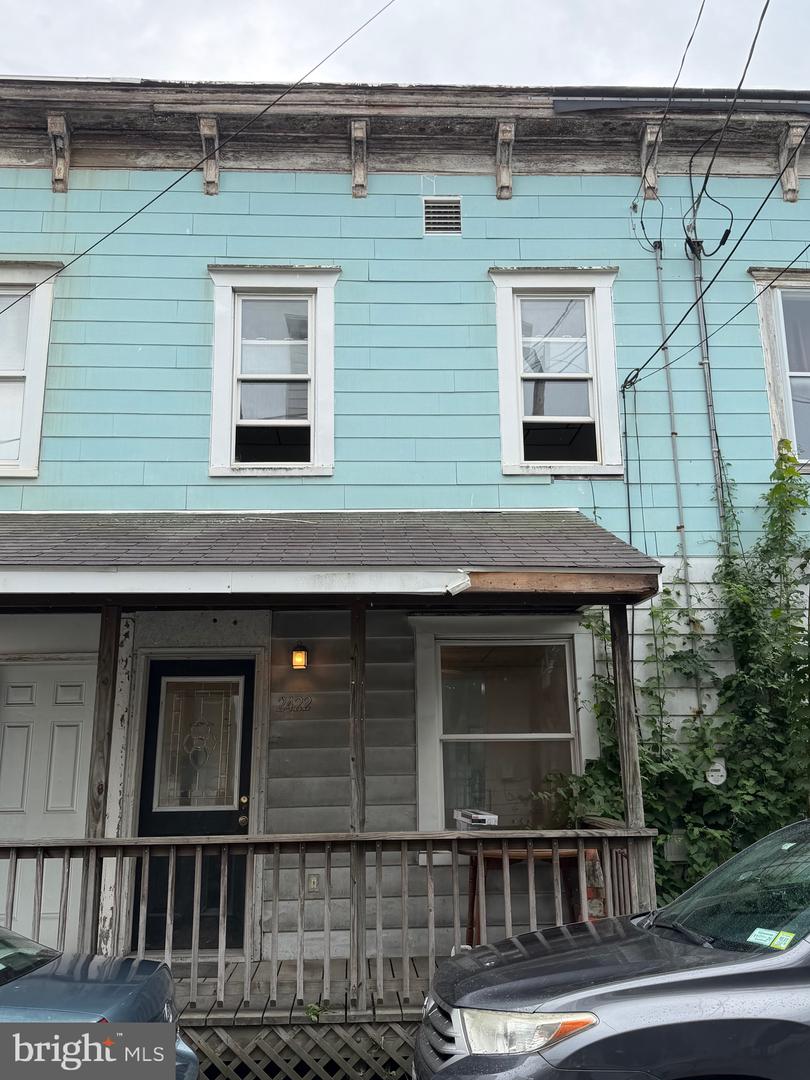 2422 W Water St Property Photo 2