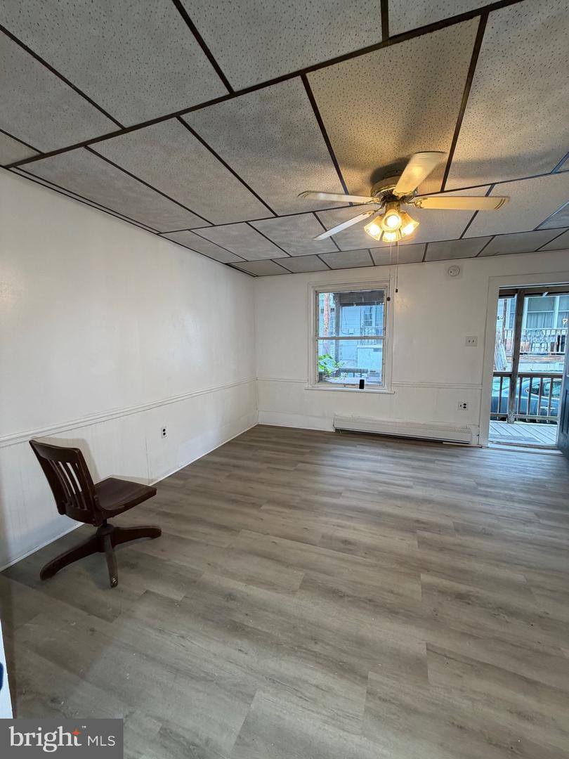 2422 W Water St Property Photo 4
