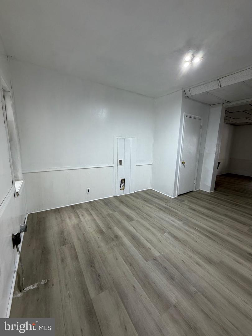 2422 W Water St Property Photo 7