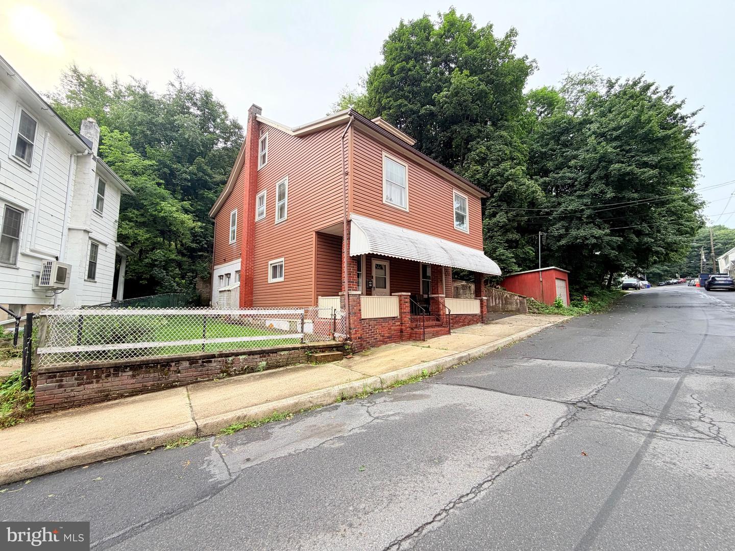 405 LAUREL ST