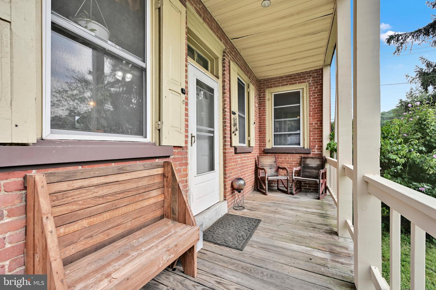 125 E Center St Property Photo 9
