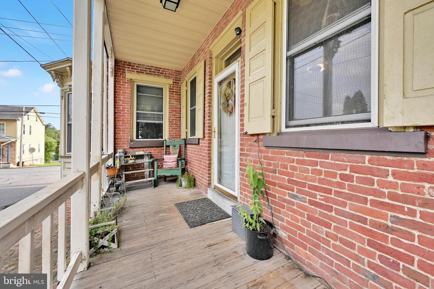125 E Center St Property Photo 10