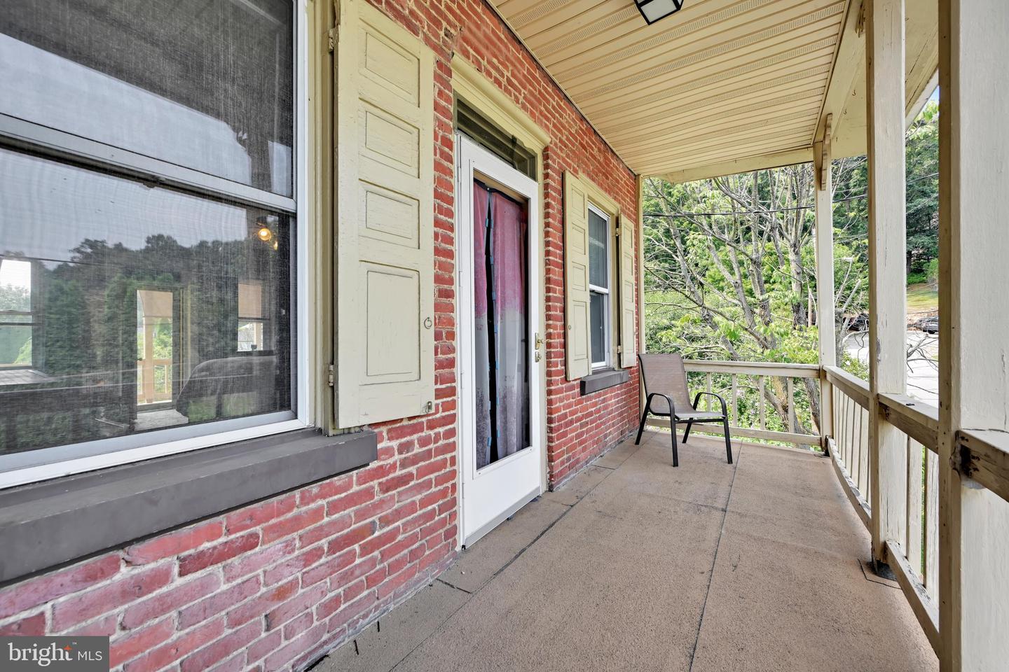125 E Center St Property Photo 34