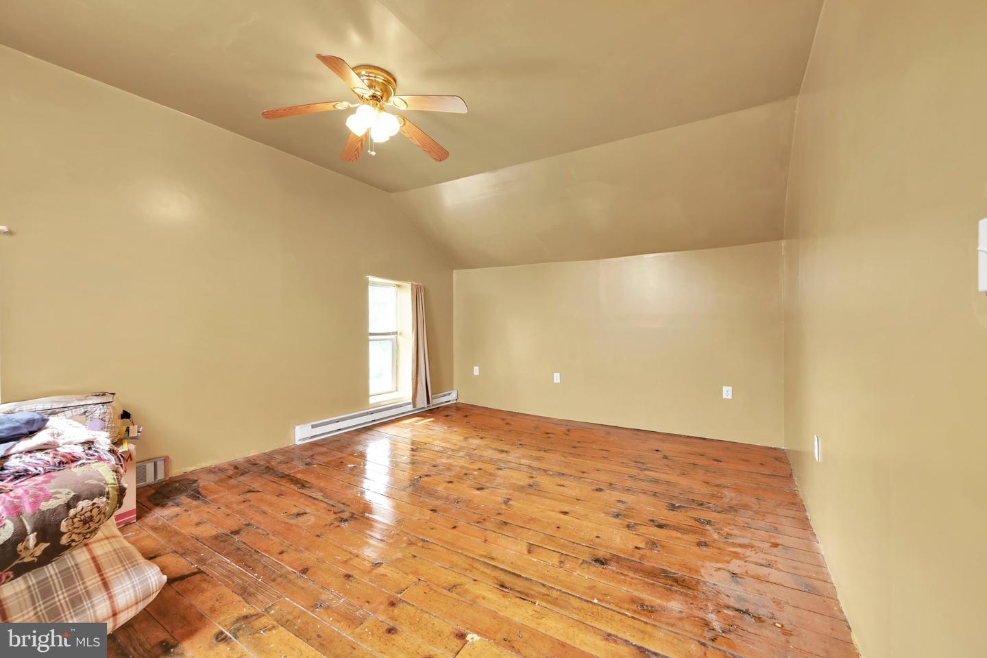 125 E Center St Property Photo 40