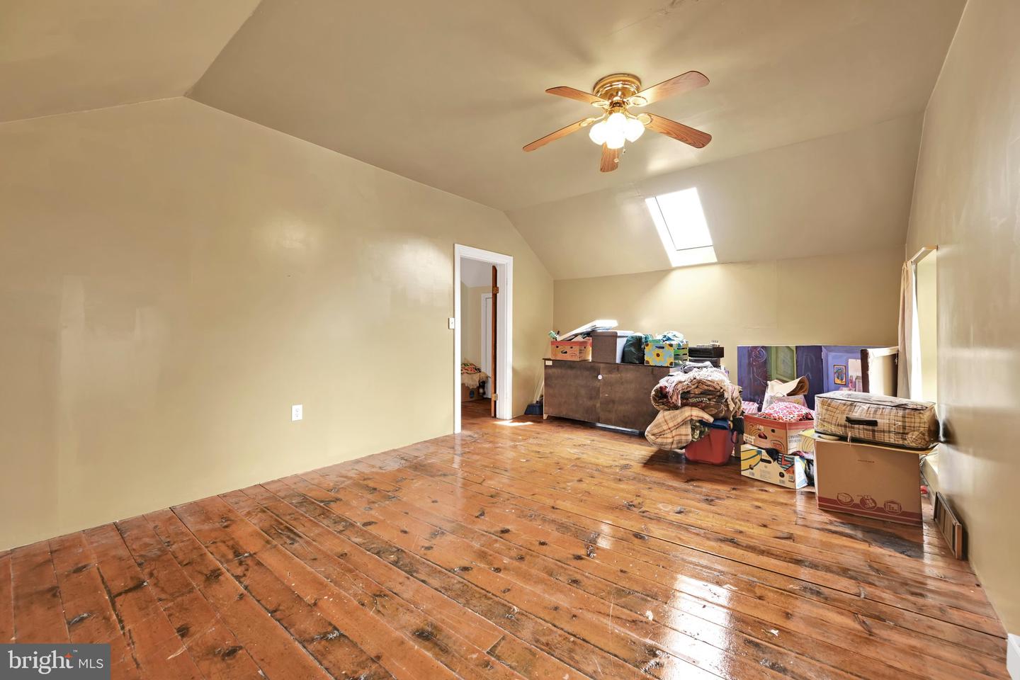 125 E Center St Property Photo 41