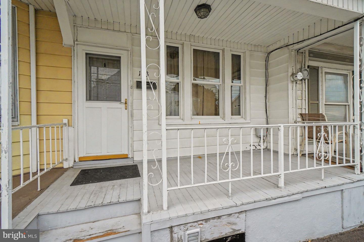 101 - 103 E Coal St Property Photo 5