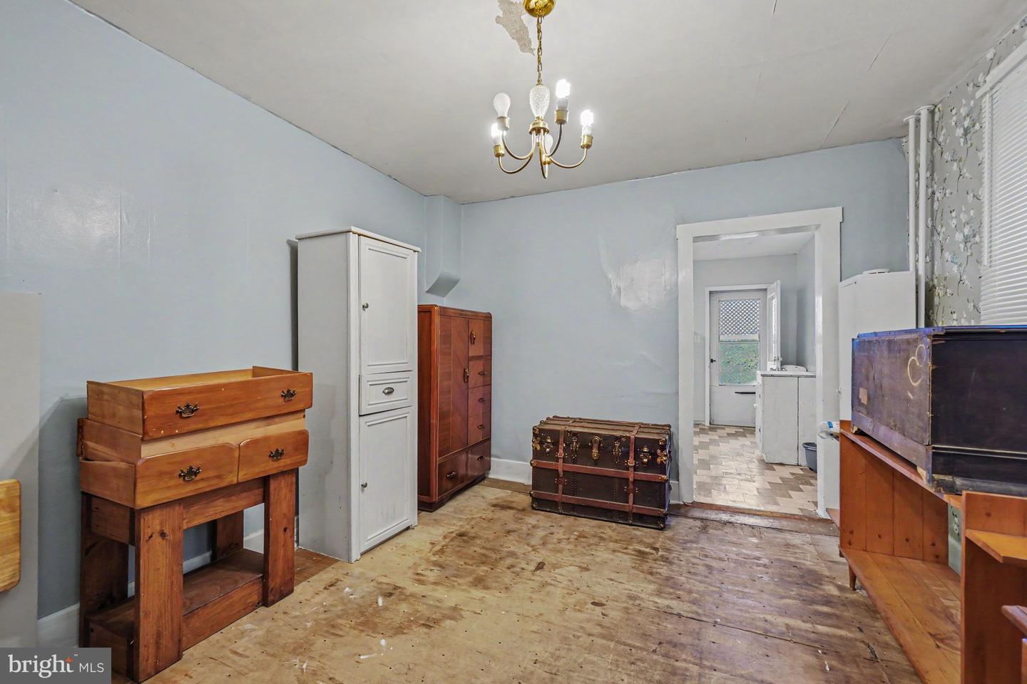 101 - 103 E Coal St Property Photo 22