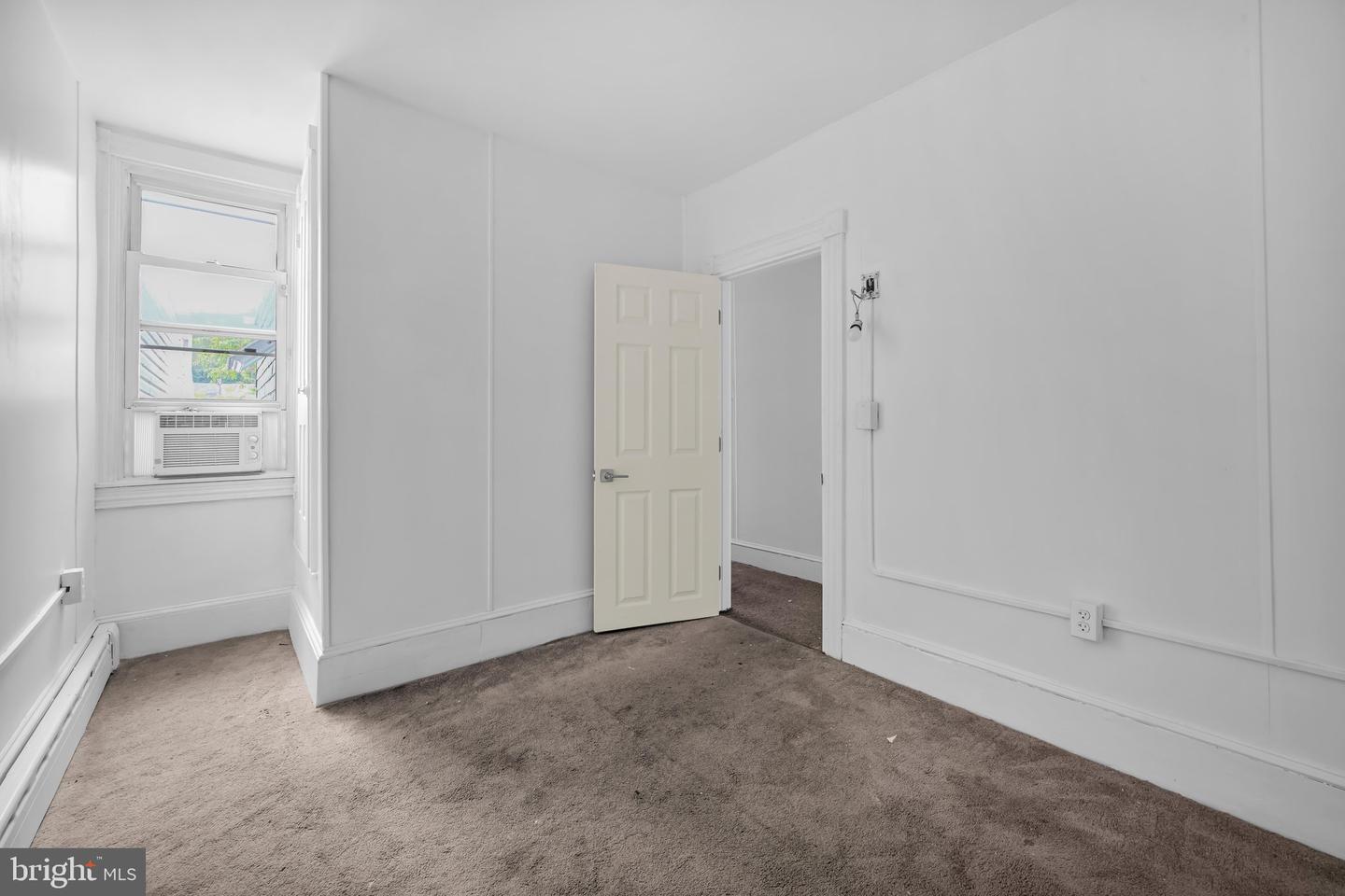 620 E Centre St Property Photo 16