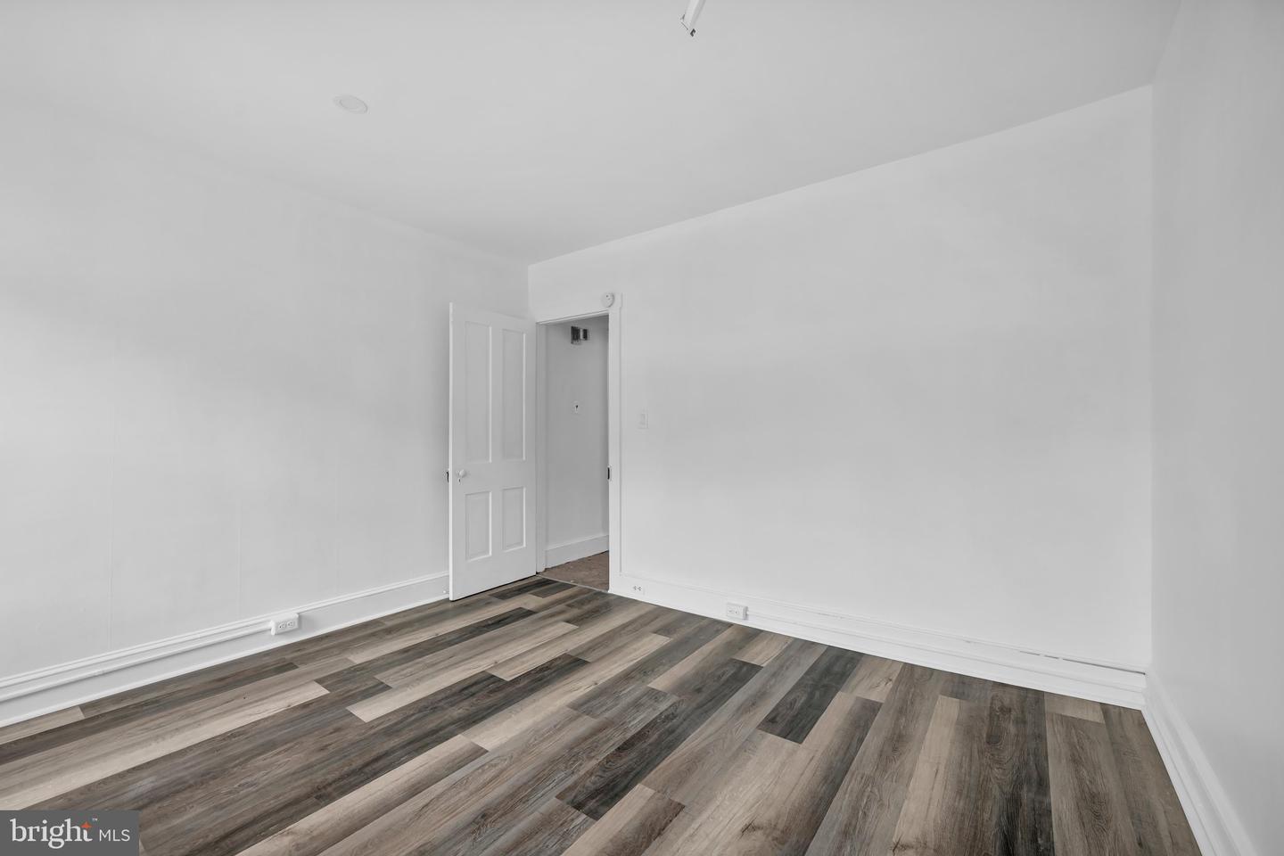 620 E Centre St Property Photo 20